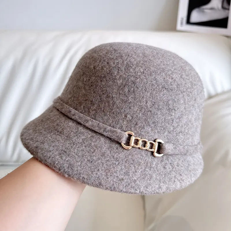 Autumn/Winter Japanese Knitted Wool Horseshoe Buckle Decoration Women's Retro Warm Day Casual Small Pot Hat Duck Tongue Hat