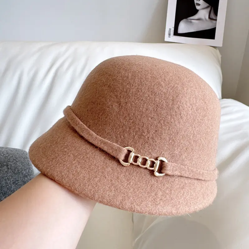 Autumn/Winter Japanese Knitted Wool Horseshoe Buckle Decoration Women's Retro Warm Day Casual Small Pot Hat Duck Tongue Hat