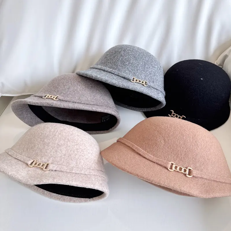 Autumn/Winter Japanese Knitted Wool Horseshoe Buckle Decoration Women's Retro Warm Day Casual Small Pot Hat Duck Tongue Hat