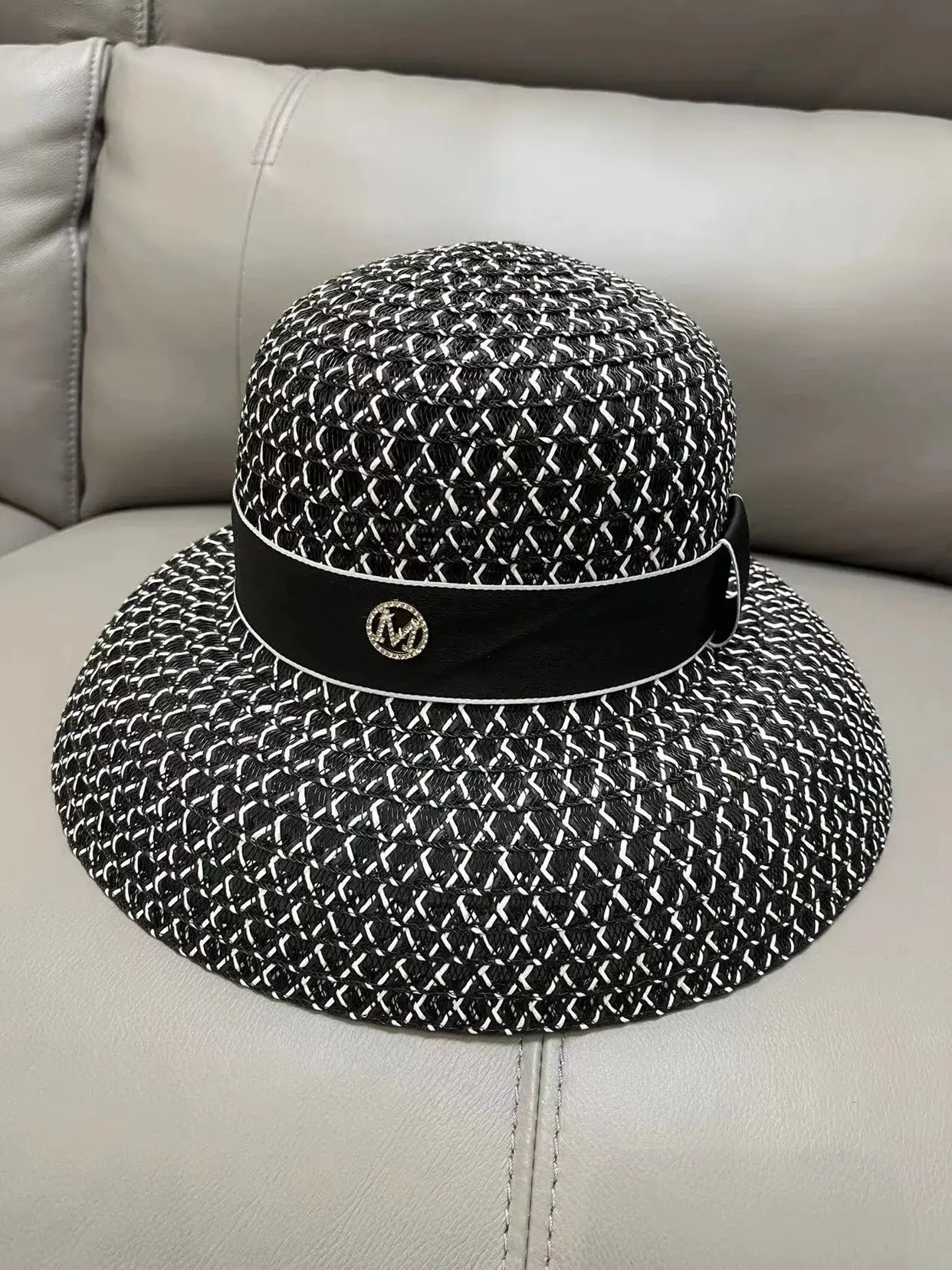 French Style Small Fragrant Hepburn Style black Hat, Women's Summer Beach Sun hat, Elegant And Stylish Sun Hat