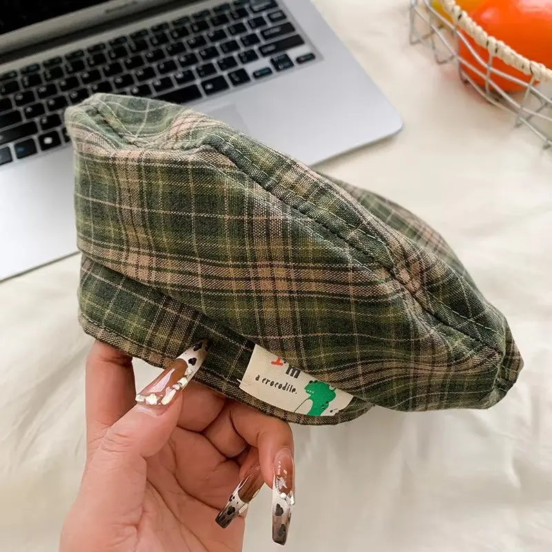 Japanese Retro Checkered Beret Women's Korean Versatile Octagonal Hat Big Head Circumference Highlights Face Small Artist Hat