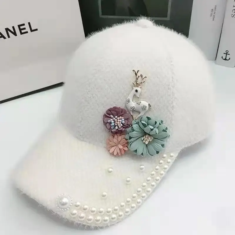 2021 New Autumn and Winter Handmade Applique Hats for Women Outdoor Plush Warm Pearl Womens Baseball Cap