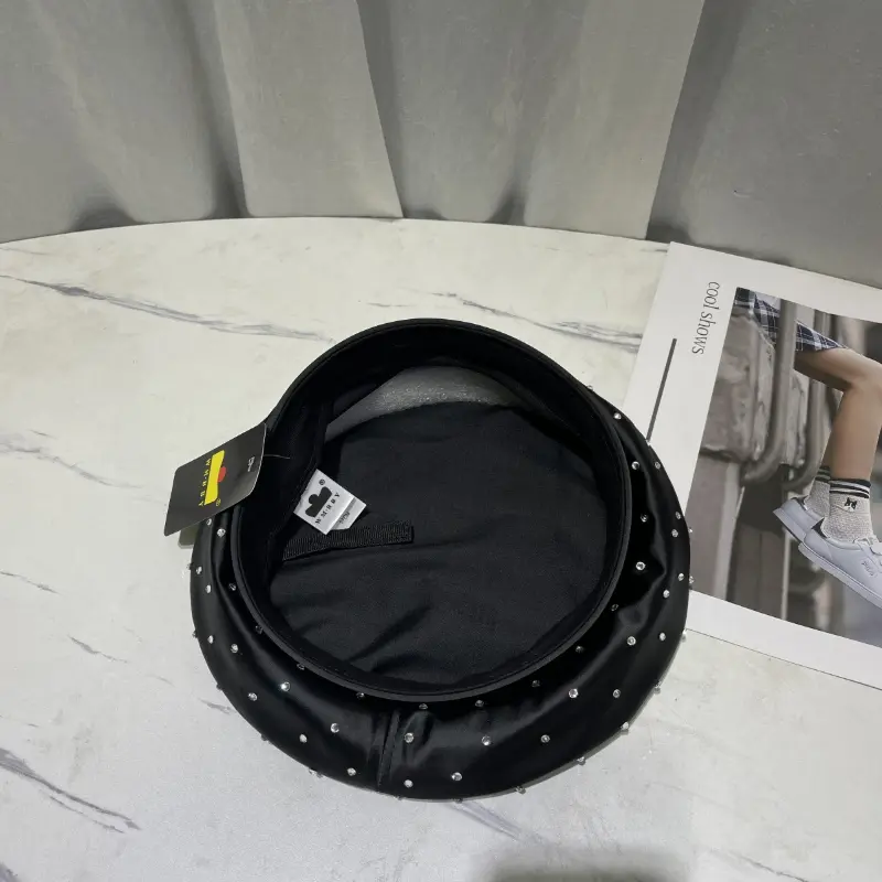 2023 New Satin Rhinestone Beret Cap Women's Fashion Black Painter Hat Spring and Autumn Octagonal Hats Newsboy Gorras Casquette
