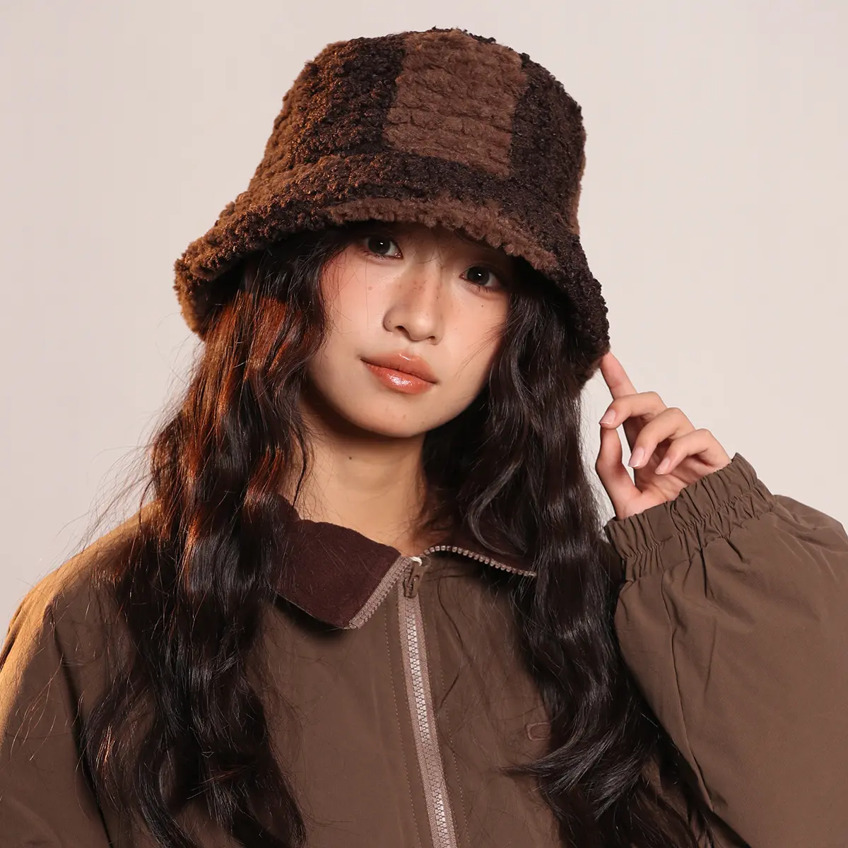 New Autumn and Winter Imitation Lamb Wool Color Blocked Fisherman Hat, Warm and Cold Proof Basin Hat, Water Bucket Hat