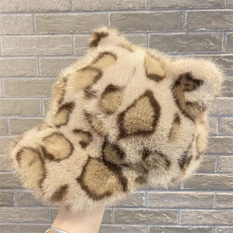 Leopard print Baseball Cap Women's Winter New Warm Plush Hat Korean Version Imitation Mink Fur Duckbill Cap
