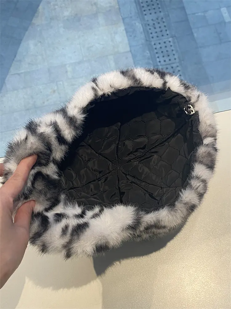 Leopard print Baseball Cap Women's Winter New Warm Plush Hat Korean Version Imitation Mink Fur Duckbill Cap