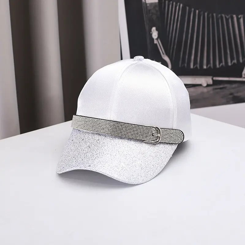 Casual Fashion Trend Bright Diamond Silk Baseball Cap, Women's Outdoor Shopping Vacation Versatile Duckbill Cap