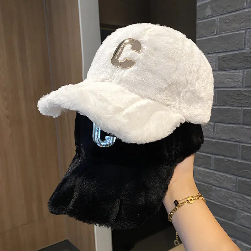 Plush Baseball Cap For Women 2024 Winter New Letter C Logo Korean Version Fashionable And Versatile Warm Duckbill Cap