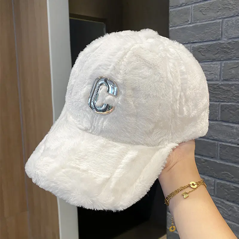 Plush Baseball Cap For Women 2024 Winter New Letter C Logo Korean Version Fashionable And Versatile Warm Duckbill Cap