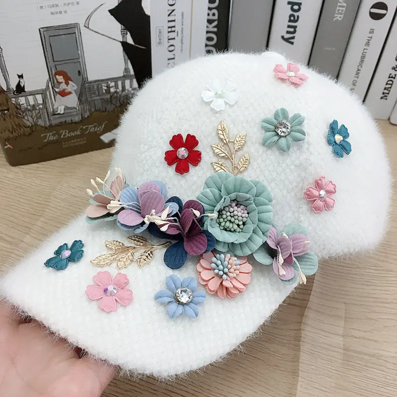 New Autumn and Winter Handmade Applique Hats for Women Outdoor Plush Warm Pearl Womens Baseball Cap