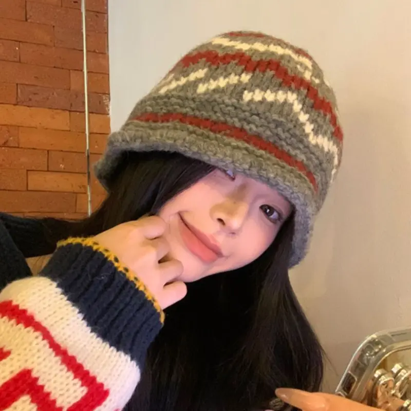 Autumn and Winter New Fel Island Style Jacquard Knitted Hat for Women, Fashionable and Versatile, Rolled Edge Yarn Fisherman Hat