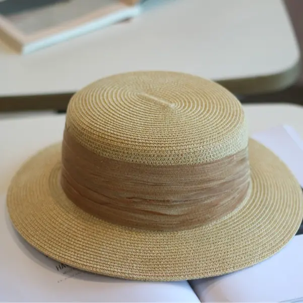 French Elegant Pleated Ribbon Straw Woven Flat Top Hat, British Casual Versatile Vacation Sun Shading Spring and Summer Top Hat