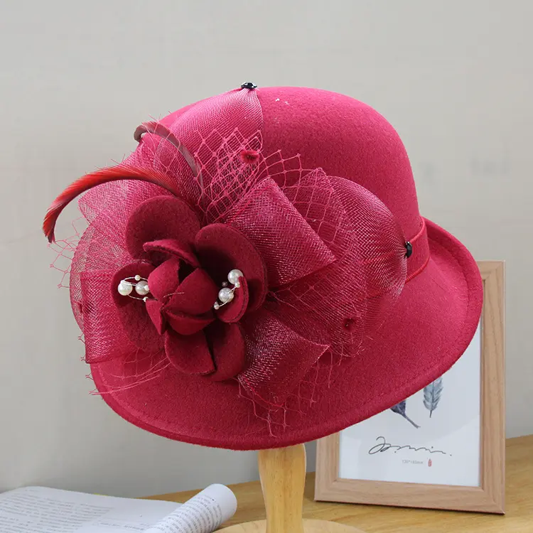 Autumn and Winter New Half Roll Small Hat for Women, Elegant Pearl Flower Basin Hat, Outdoor Versatile Woolen Fisherman Hat