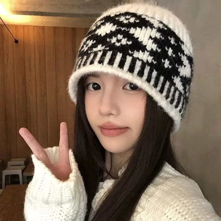 Retro Diamond Knitted Hat for Women, Niche Design, 2025 New Winter Warm and Thick Toe Capceline hatceline hatdesigner hatchurch