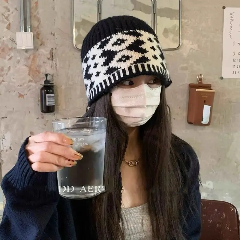 Retro Diamond Knitted Hat for Women, Niche Design, 2025 New Winter Warm and Thick Toe Capceline hatceline hatdesigner hatchurch