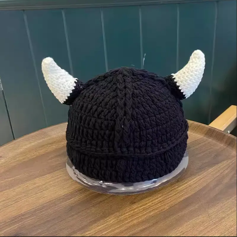 Fashionable Hand Hook Cow Horn Woolen Hat for Women, Autumn and Winter Personalized Pullover Hat, Casual Warm Hat, Street Hat
