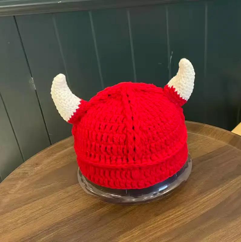 Fashionable Hand Hook Cow Horn Woolen Hat for Women, Autumn and Winter Personalized Pullover Hat, Casual Warm Hat, Street Hat