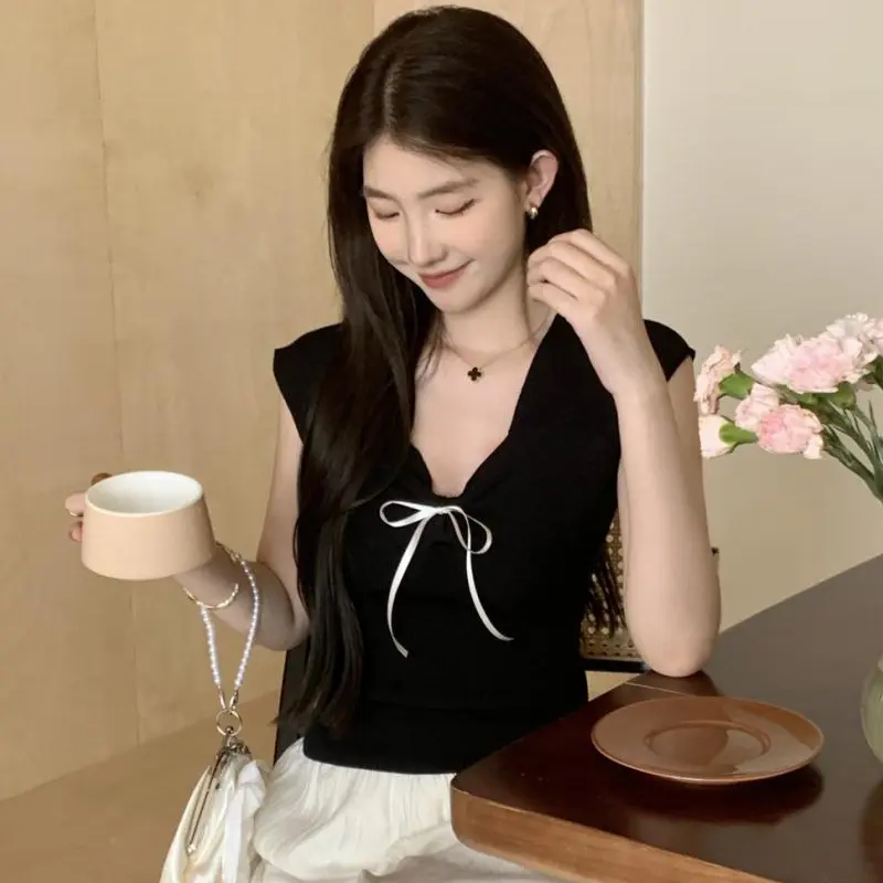 Summer Fashion Slim V-Neck Sweet Bowknitted Short-Sleeved T-Shirt For Women
