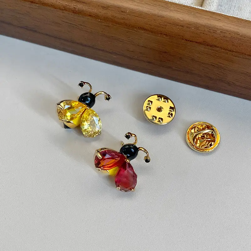 Fashion Cute Crystal Insect Little Bee Brooches Pin For Women Clothing Coat Jewelry Accessries Gifts