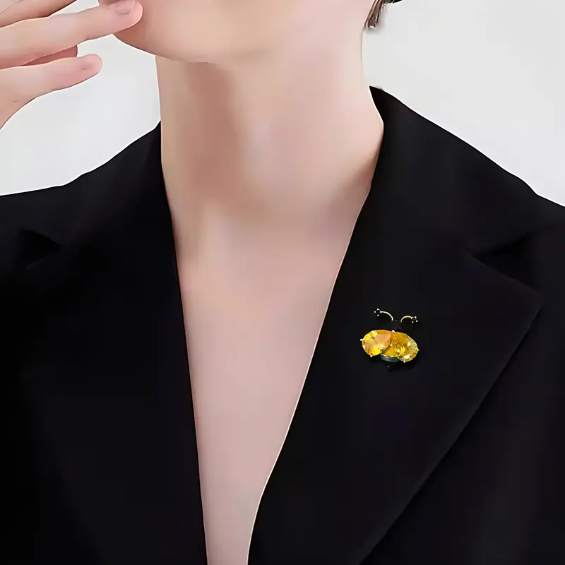 Fashion Cute Crystal Insect Little Bee Brooches Pin For Women Clothing Coat Jewelry Accessries Gifts