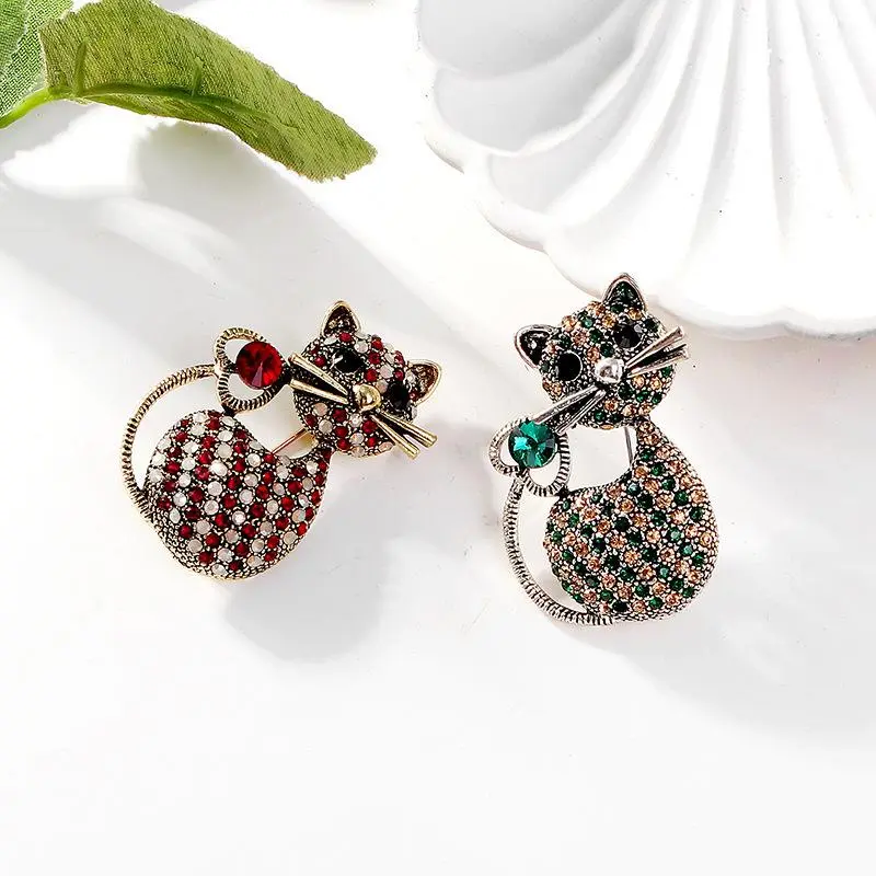 Cute Retro Rhinestone Cat Brooches For Women Clothing Coat Jewelry Accessries Gifts