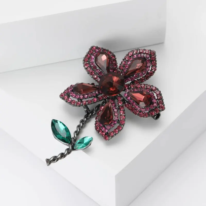 Vintage Luxury Rhinestone Crystals Flower Brooches For Women Clothing Coat Jewelry Accessries Gifts