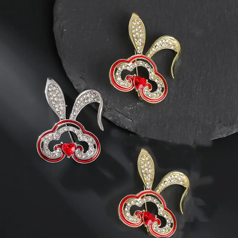 Shiny Rabbit Brooches Women's Fashion Rhinestone Chinese Style Auspicious Clouds Pins Badge Delicate Daily Suit Accessories