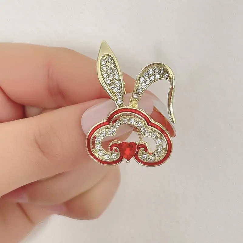 Shiny Rabbit Brooches Women's Fashion Rhinestone Chinese Style Auspicious Clouds Pins Badge Delicate Daily Suit Accessories