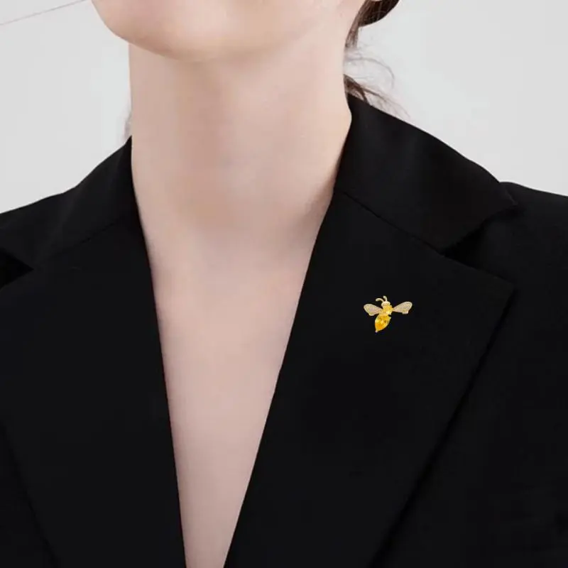 Elegant Fashion Zircon Bee Mini Brooch For Women Unisex Trendy Versatile Daily Wear Suit Accessory Insect Pins Banquet Gifts