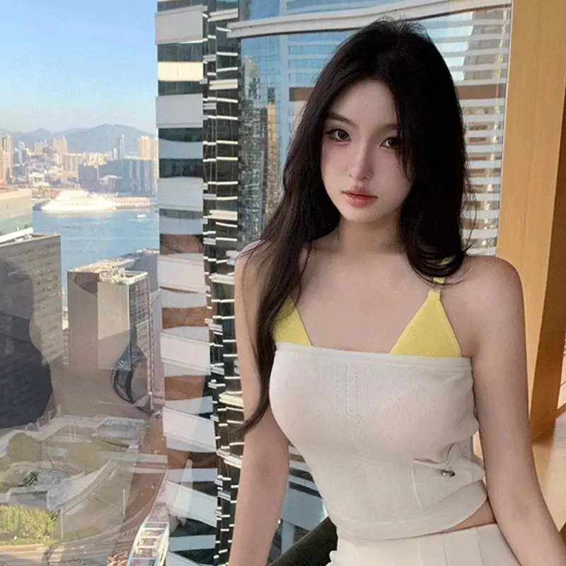 2025 Summer Fake Two-Piece Contrast Color Design Knitted Slim Bottom Outerwear Camisole