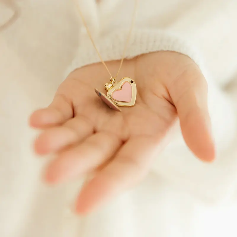 Distinctive Opening Closing Heart Shaped Photo Album Pendant; Stainless Steel Trendy Necklace.