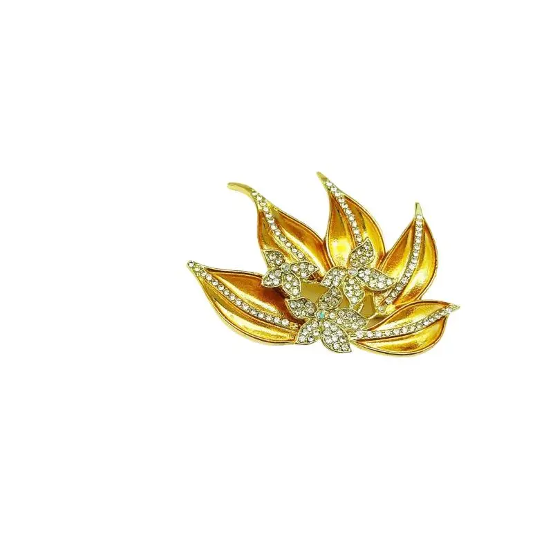 Fashion Golden Plants Maple Leaf Brooch For Women Clothing Coat Jewelry Accessories Gifts