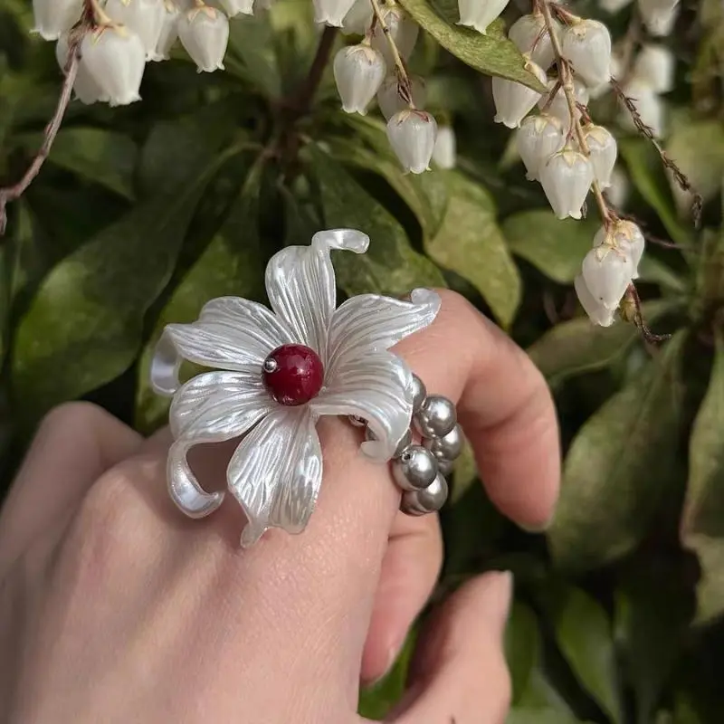 Fashion Double Layered Pearl Bead Necklace Ring For Women Men Gothic White Iris Flowers Short Necklace Y2K Charm Jewelry Gifts