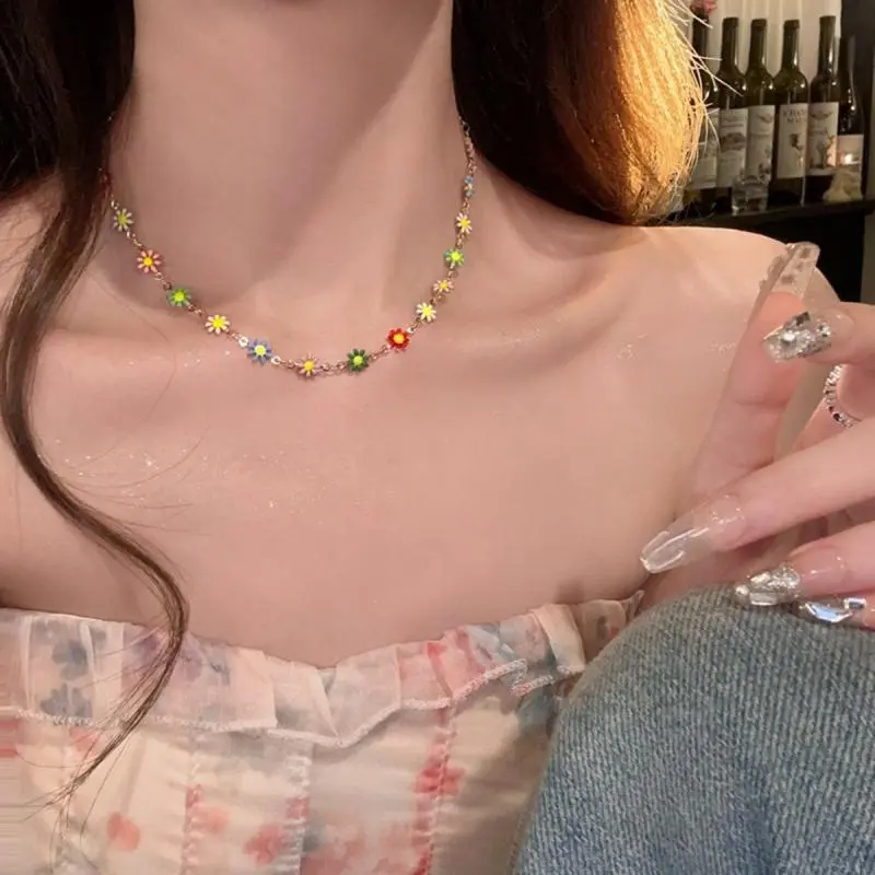 Kpop Flower Daisy Clavicle Chain Necklace For Women Summer Sweet Short Choker Fashion Statement Jewelry Gift Y2K Accessories
