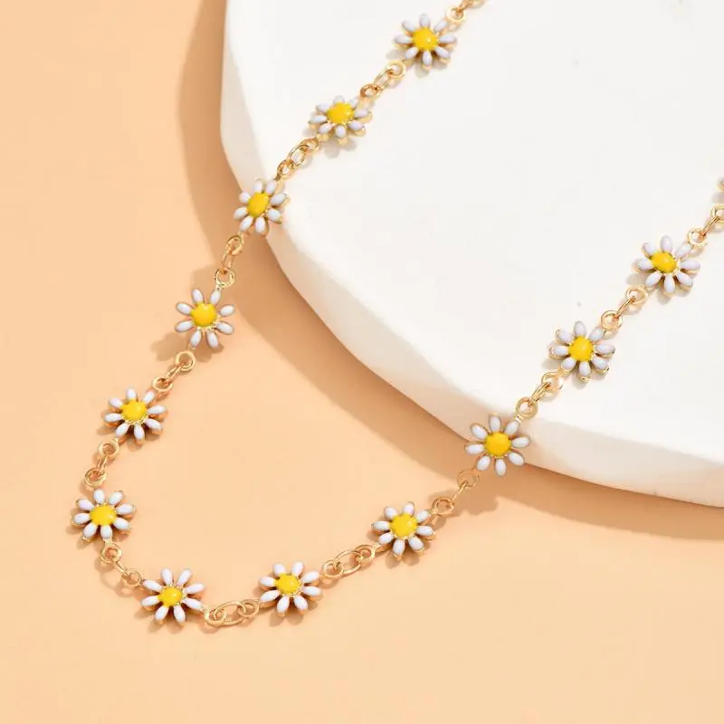 Kpop Flower Daisy Clavicle Chain Necklace For Women Summer Sweet Short Choker Fashion Statement Jewelry Gift Y2K Accessories