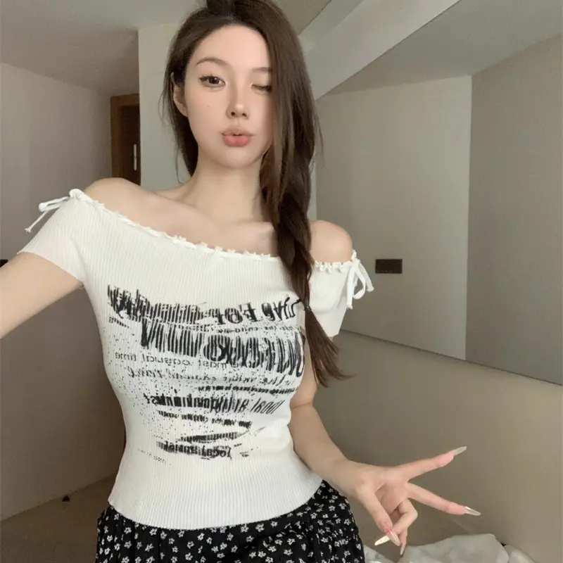 Summer Fashion Slim Fit One Shoulder Sexy Knot Elastic Red T-Shirt For Women