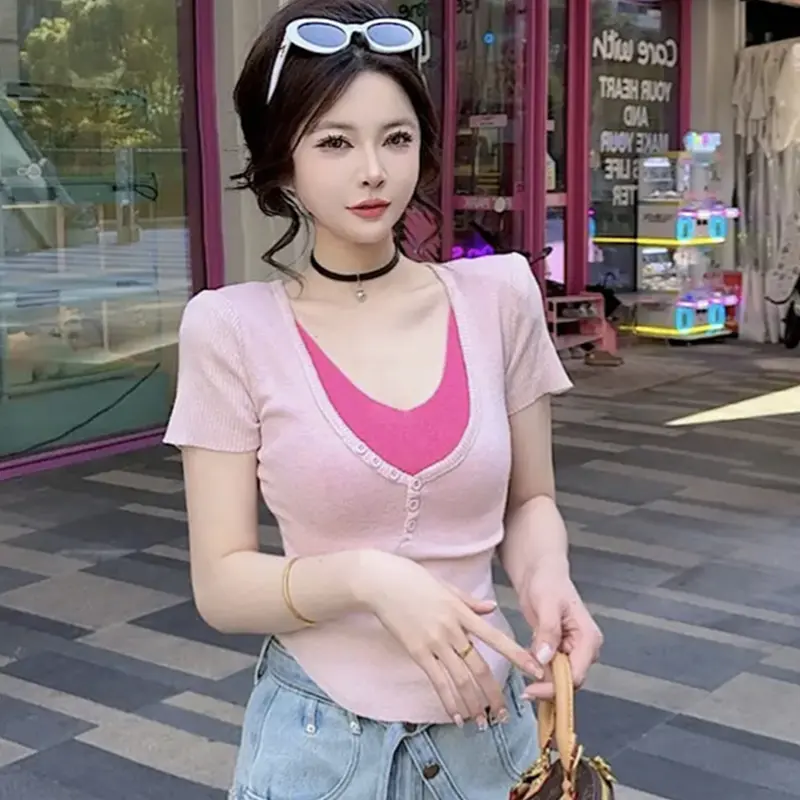 Women Fake Two Pieces Short Sleeve Tees 2025 Summer New Slim Knitted T-shirts Lady Contrast Color Design V Neck Tops