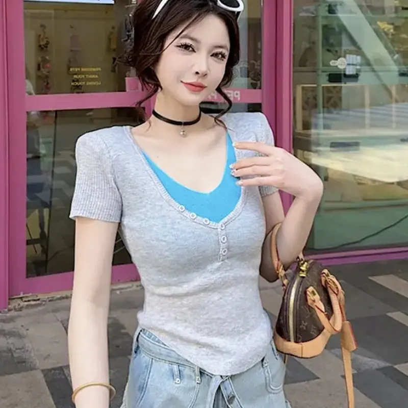 Women Fake Two Pieces Short Sleeve Tees 2025 Summer New Slim Knitted T-shirts Lady Contrast Color Design V Neck Tops