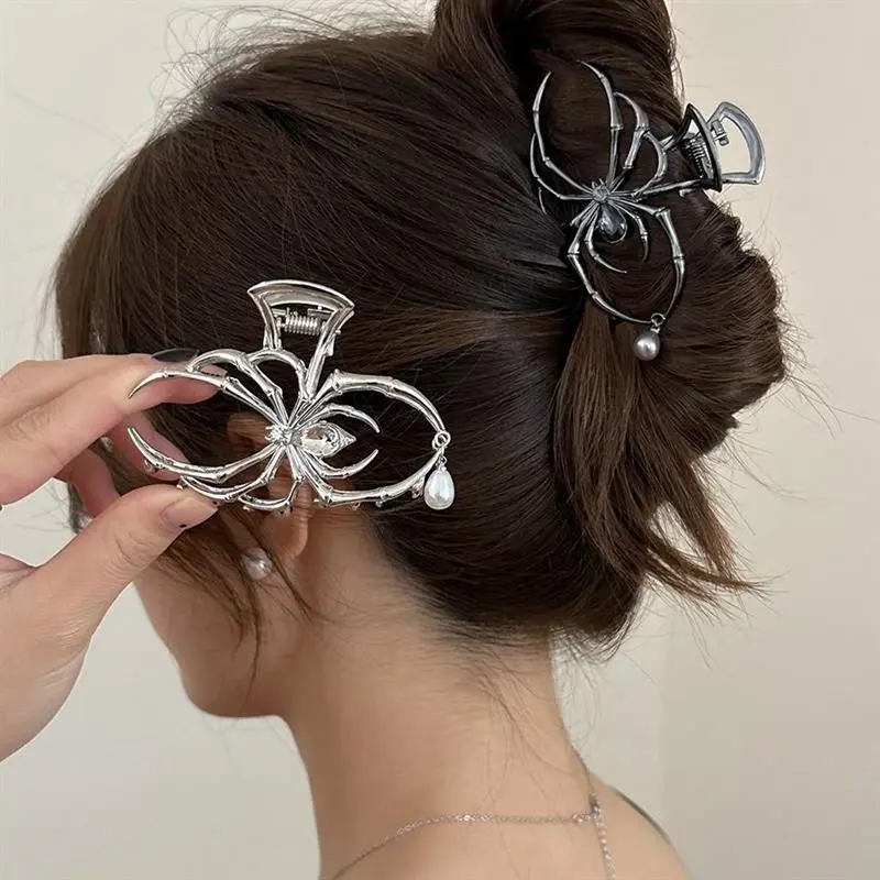 Pearl Charm Black Spider Hair Claw for Halloween, Durable Metal Gothic Punk Hair Accessory