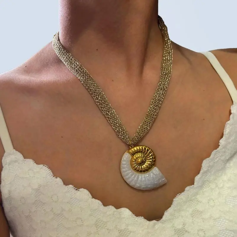 1/2/3Pcs Contemporary Stainless Steel White Resin Conch Leaf Sun Pendant Necklace; Women's Chic Knitted Mesh Belt Chain.