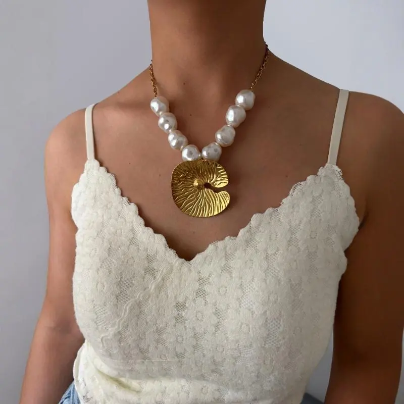1/2Pc Bizarre Punk Starfish Irregular Round Pendant; Artificial Baroque Pearl Choker Chain for Women, Ideal Jewelry for Beach