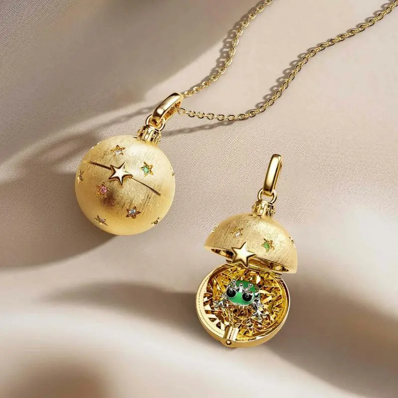 Retro Style Four-leaf Clover Heart-Shaped Frog Open And Close Circular Pendant Necklace Fashion Jewelry Accessories Gift