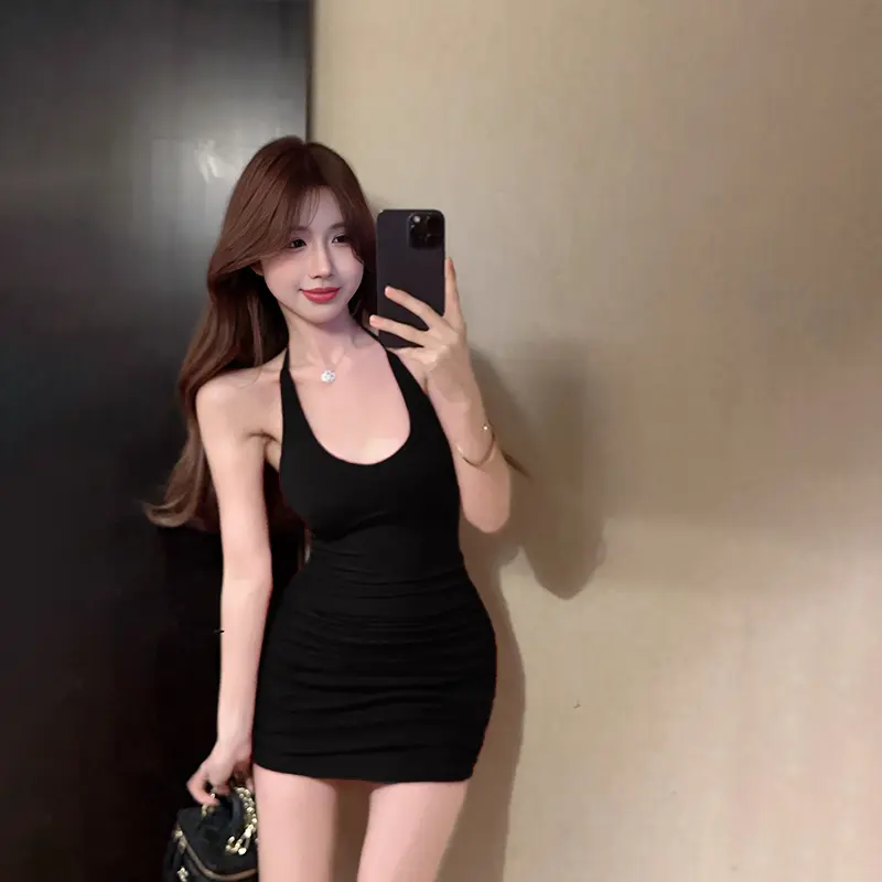 French Style Slim Elastic Hip-Wrapped Halter Neck Dress For Women With Chest Pads