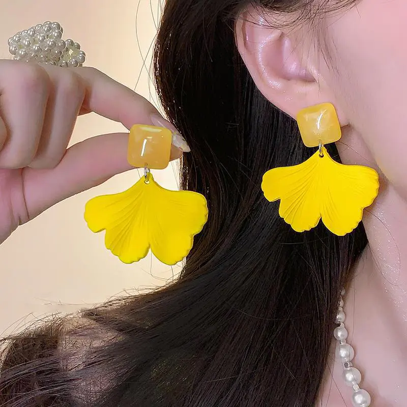 Sweet Yellow Color Ginkgo Leaf Earrings For Women Vintage Bohemian Summer Beach Jewelry Accessories