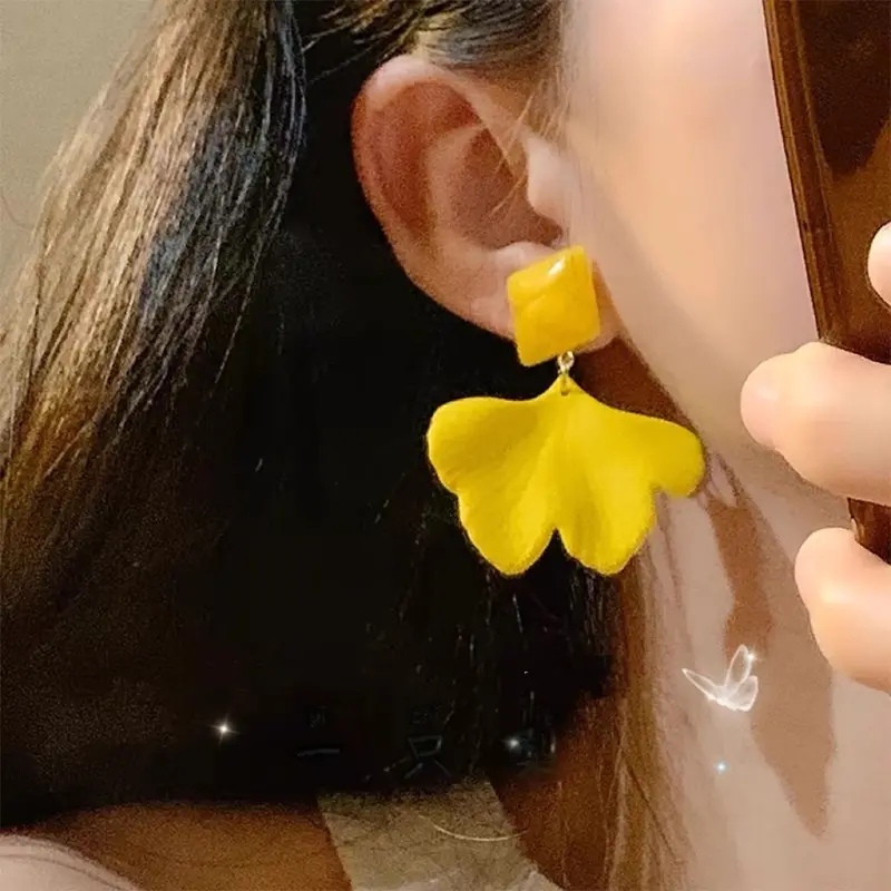 Sweet Yellow Color Ginkgo Leaf Earrings For Women Vintage Bohemian Summer Beach Jewelry Accessories