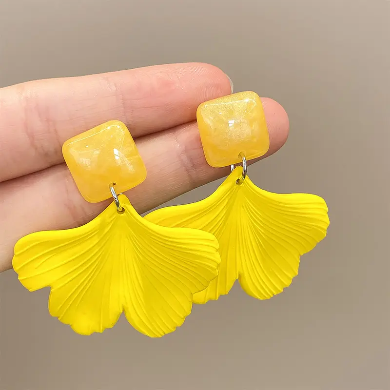 Sweet Yellow Color Ginkgo Leaf Earrings For Women Vintage Bohemian Summer Beach Jewelry Accessories