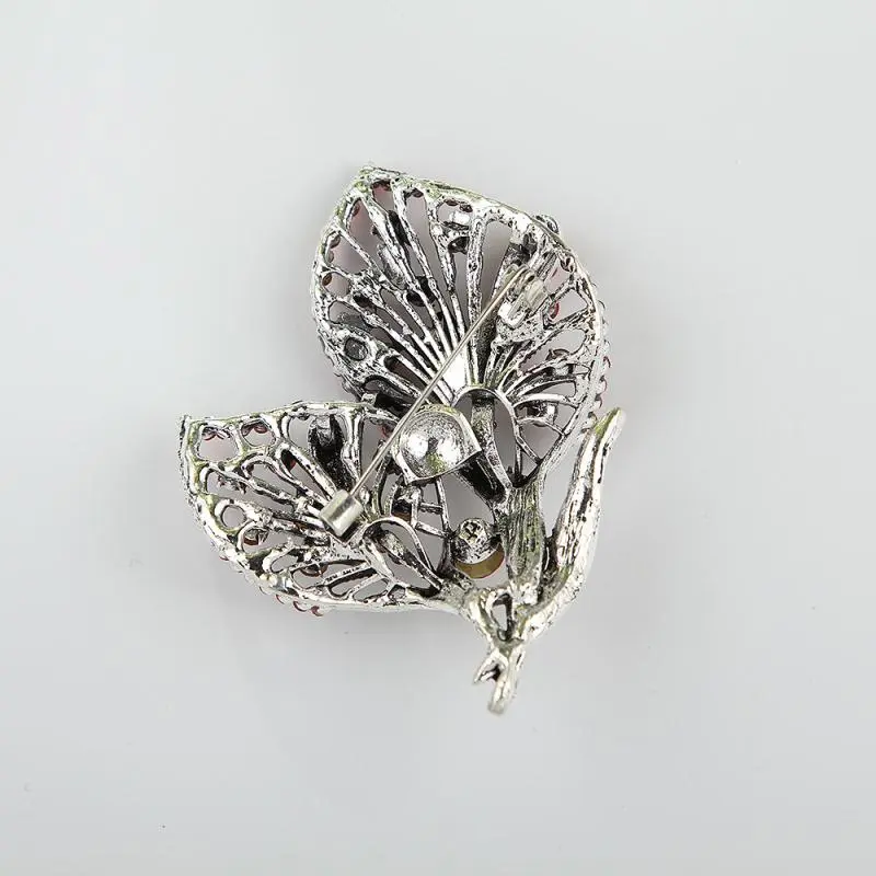 Fashion Retro Rhinestone Hollow Horseshoe Lotus Brooches For Women Clothing Coat Jewelry Accessries Gifts