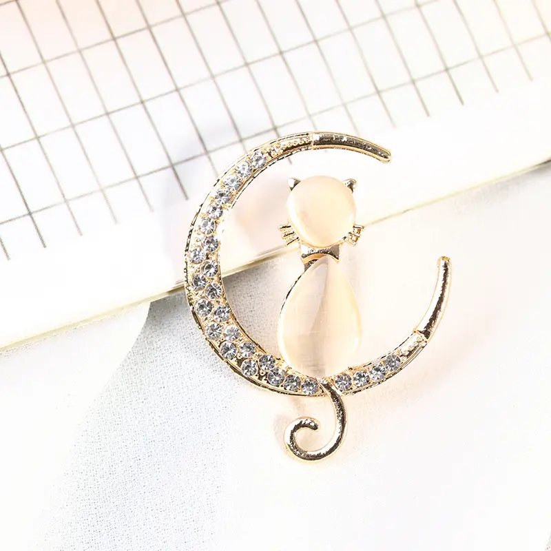 Rhinestone Cute Elegant Cat Sitting On The Moon Brooches For Women Cartoon Opal Stone Zircon Kitten Animal Casual Party Corsage