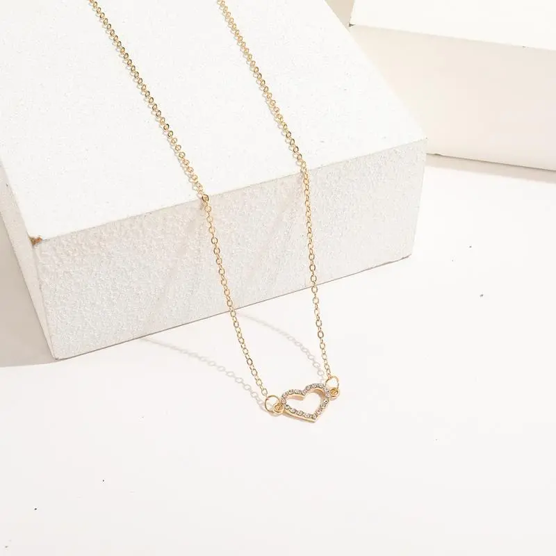 Fashion Simple Heart Pendant Necklace For Women Short Chain Collares Choker Party Jewelry Gift