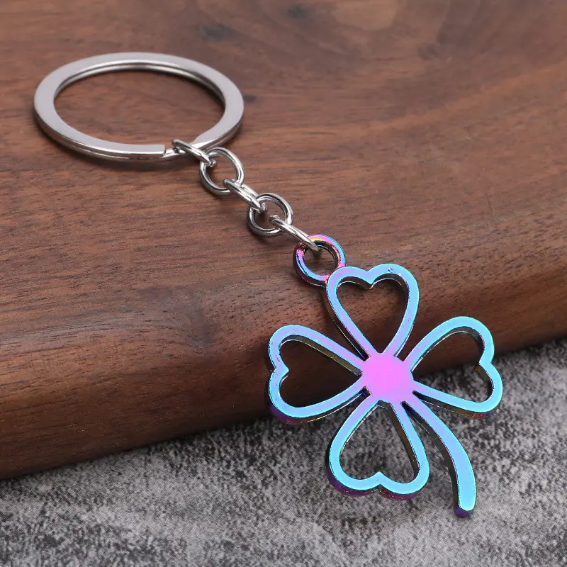 Fashion Four-leaf Clover Alloy Pendant Keychain Pendant Accessory Love Grass Bag Car Key Chain Pendant Holiday Gifts